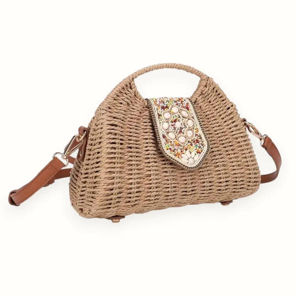Bolso de paja trenzada con solapa decorativa by Joia Accessory
