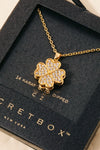 Collar con Colgante de Trébol con Pavé de Circonitas Cúbicas Sumergido en Oro - Caja Secreta