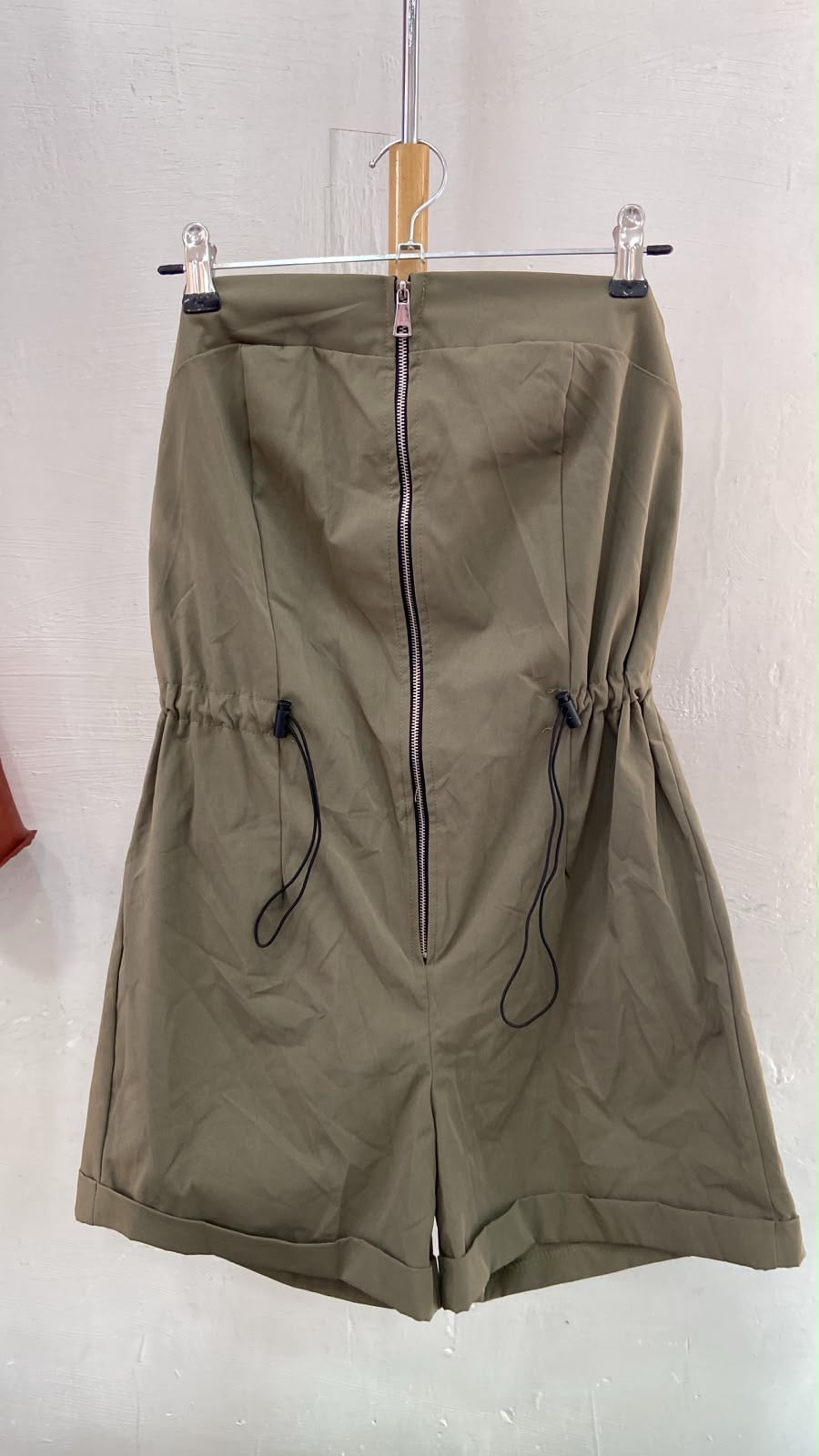 Shorts de Tiro Alto en Verde Oliva con Detalle de Cordón - Estilo Boutique