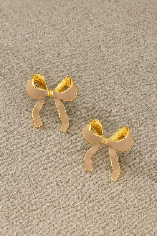 Aretes de Botón Lazo con Esmalte Blanco y Borde Dorado | Diseño Femenino y Delicado | Joyería Elegante by LA3accessories