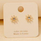 Pendientes de Flor con Circonita Cúbica Bañados en Oro: Elegancia Floral en Oro