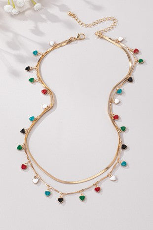 Collar en capas con dije de corazón multicolor