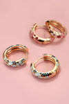 Pendientes de aro con flores de esmalte de colores