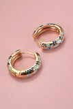 Pendientes de aro con flores de esmalte de colores