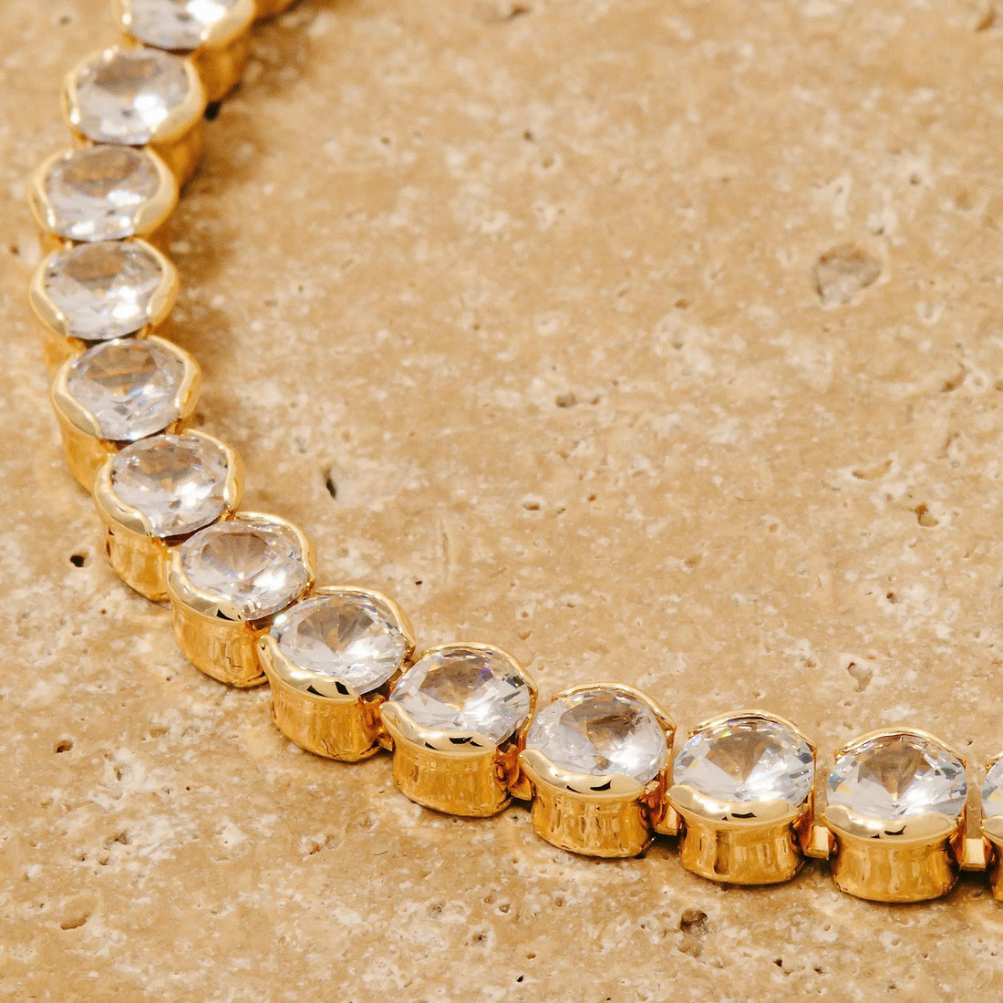 Pulsera de Tenis con Circonita Cúbica T002: Elegancia Brillante para Cada Ocasión by Yanet Collective