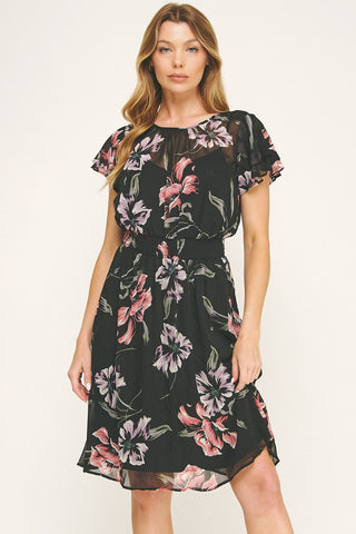 Vestido Negro de Gasa con Estampado Floral y Cintura Fruncida con Volantes