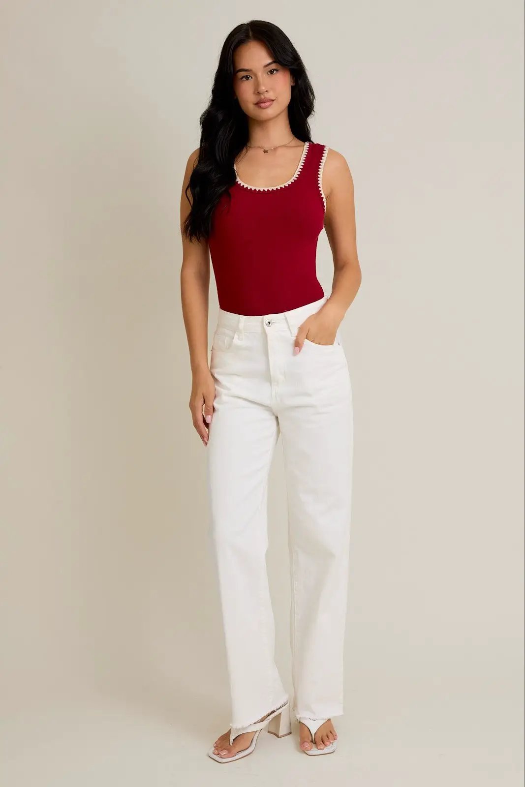 Bodysuit Sin Mangas con Bordado "Edge" - Moda Verde by LE LIS
