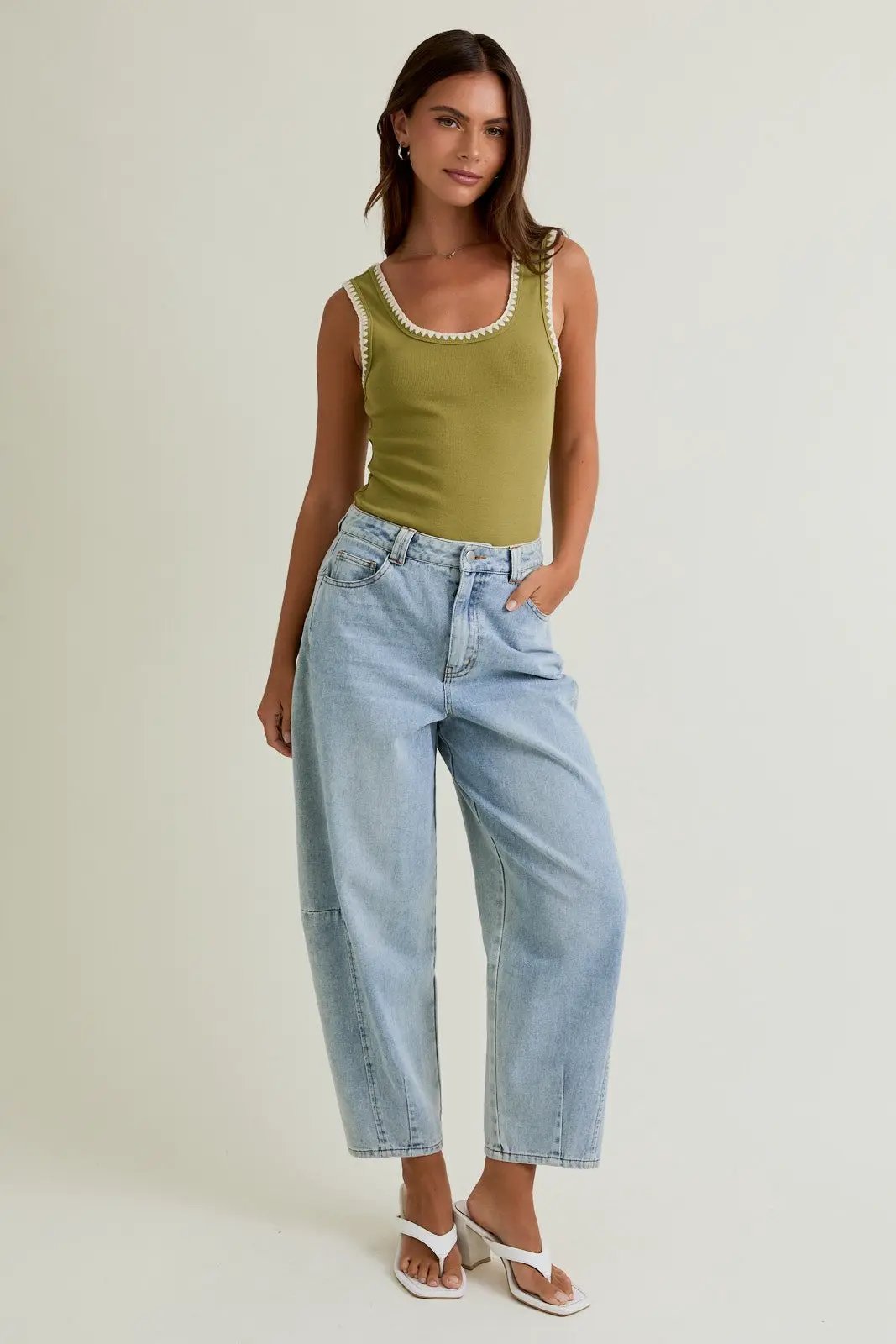Bodysuit Sin Mangas con Bordado "Edge" - Moda Verde by LE LIS