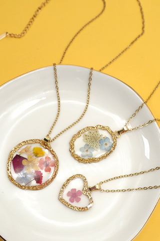 Collar de flores de acero inoxidable de 18 quilates sin deslustre