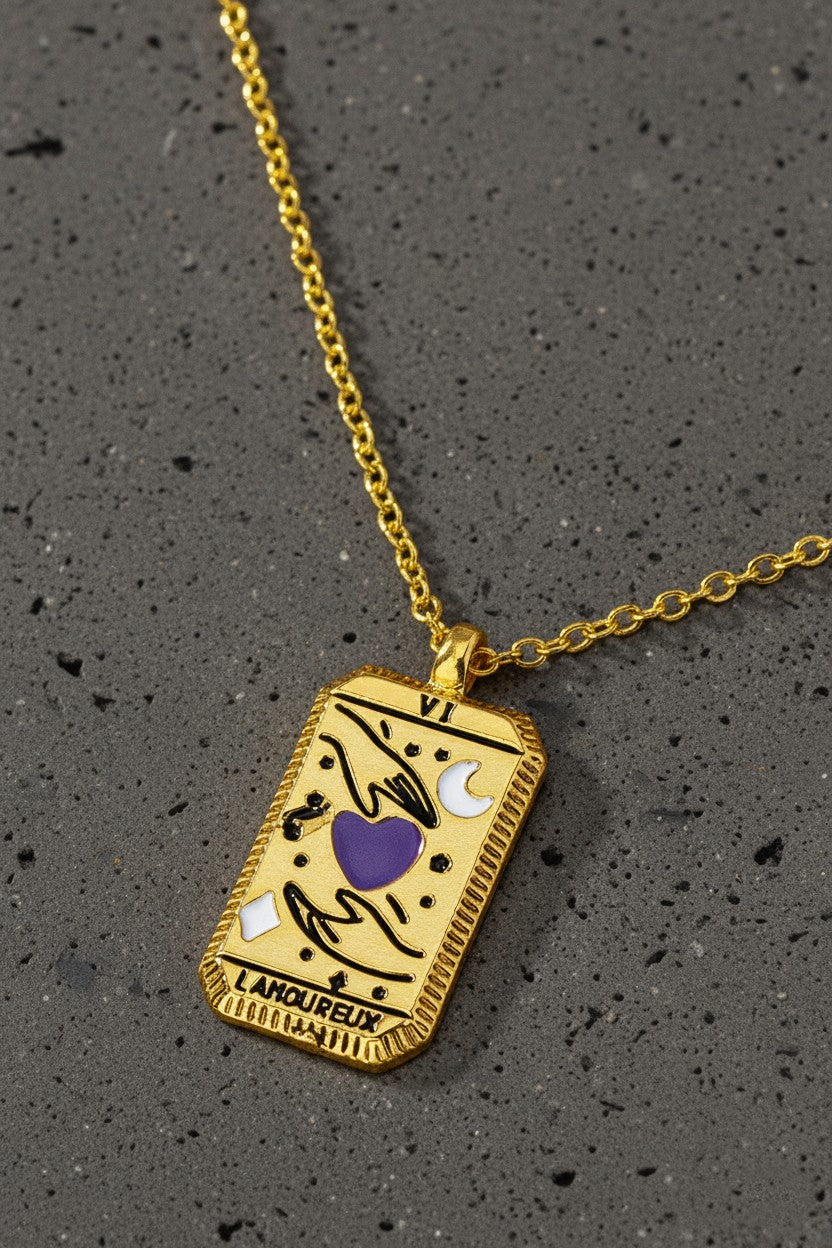 Collar "Amor" en Acero Inoxidable Dorado con Dijes de Taro by LA3accessories