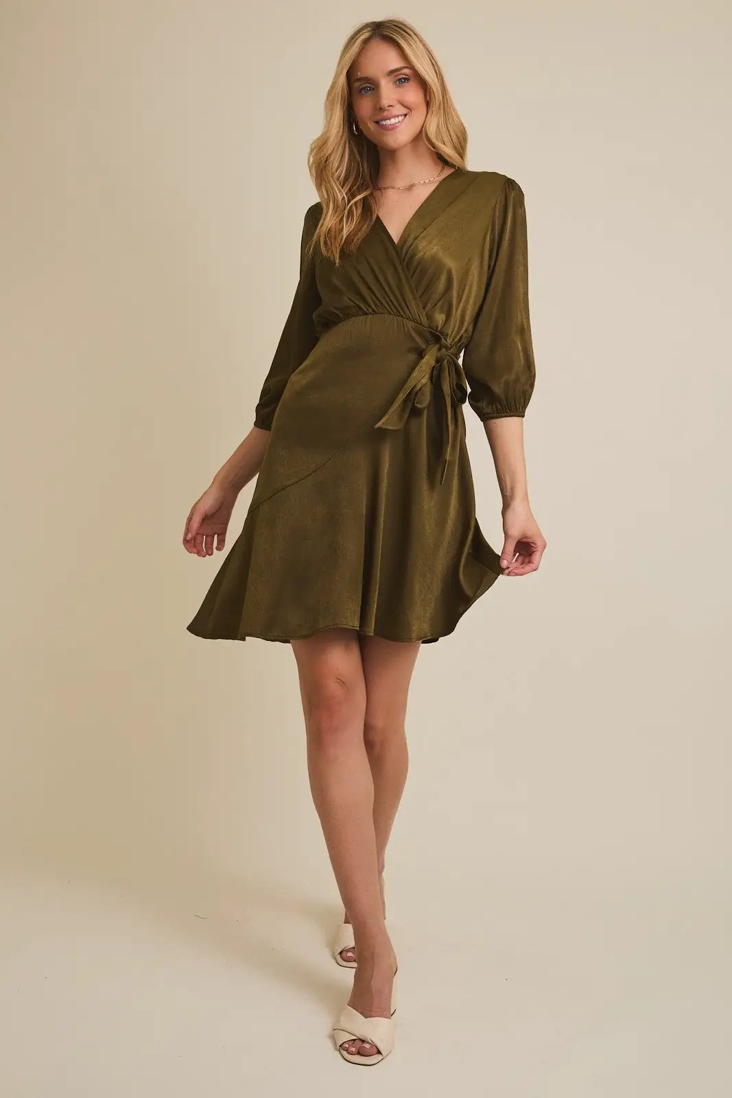 Vestido Corto Verde Olivo Elegante de Dama Manga 3/4 , Corte Moderno by Gilli