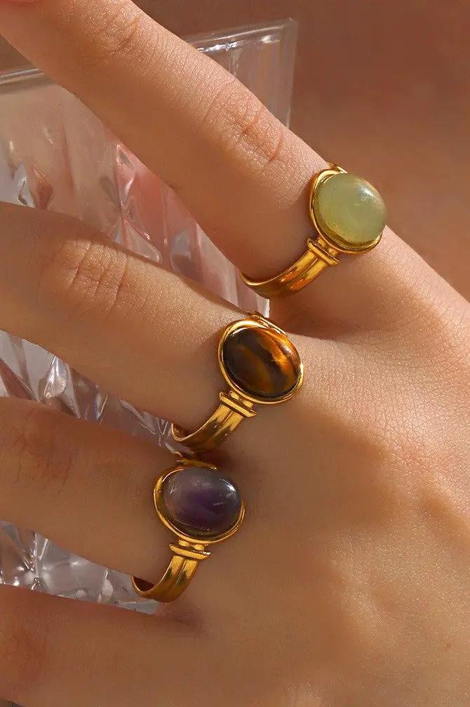 Anillo de Dama Ajustable 18k Oro Laminado Acero Inoxidable con Piedra Natural y Diseño Rayo de Sol by JOSSLYN by Wall to Wall