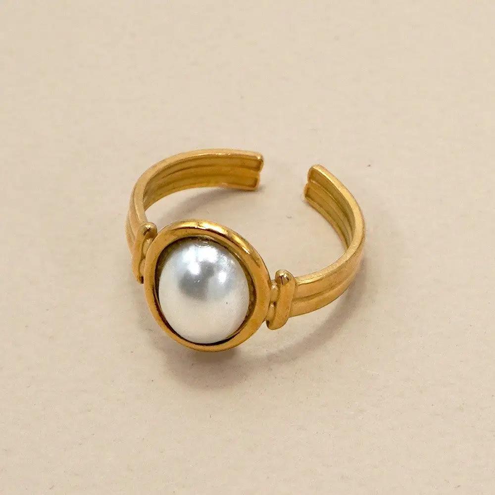 Anillo de Dama Ajustable 18k Oro Laminado Acero Inoxidable con Piedra Natural y Diseño Rayo de Sol by JOSSLYN by Wall to Wall