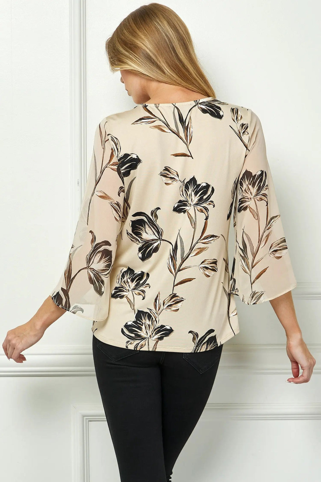 Blusa Beige Vintage con Escote de Cerradura y Estampado Floral Manga Larga by Winslow Collection