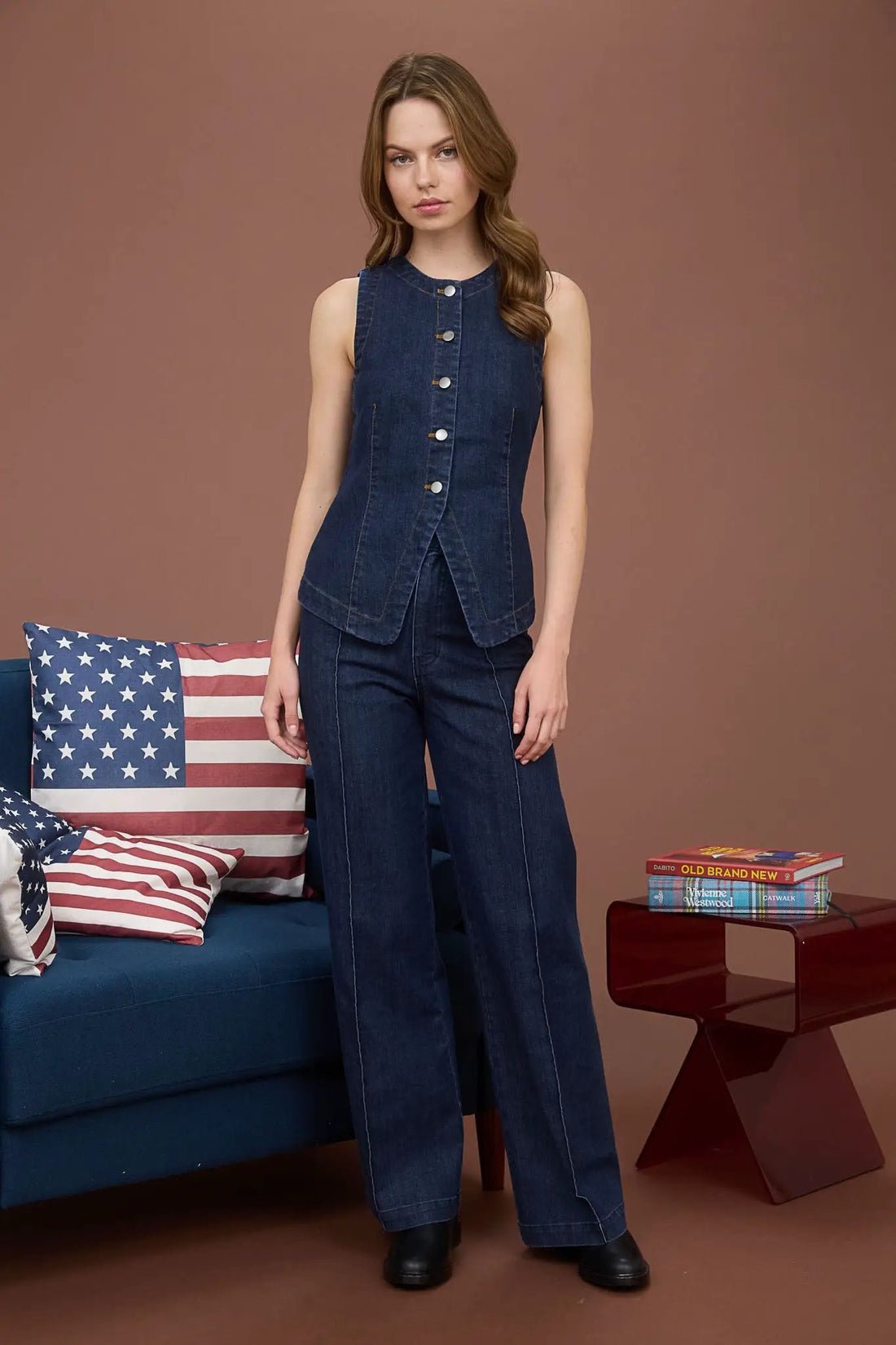 Chaleco Tipo Vest en Denim sin Mangas con Escote Redondo y Botones | Abertura en Dobladillo | by Blu Pepper