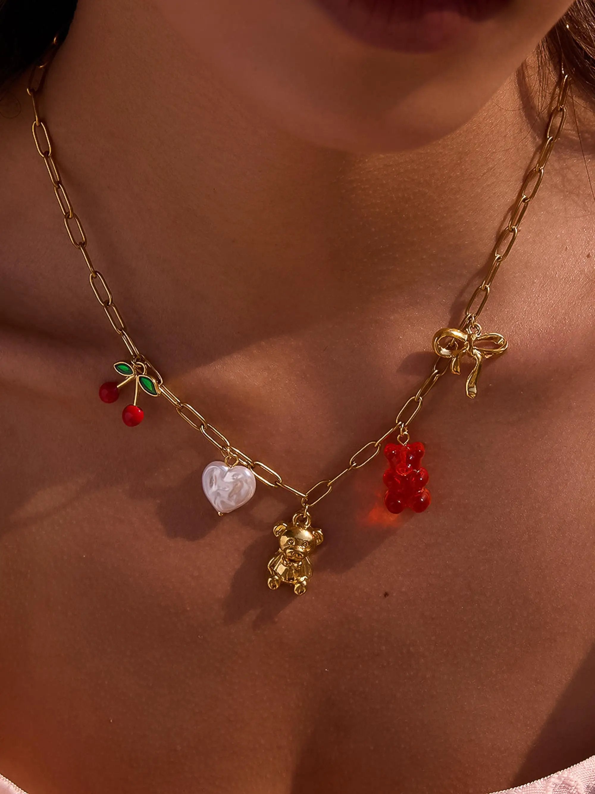 Collar Osito Gominola Oro 18K Bañado Con Colgante Perla Sintética Colección Exclusiva by Yanet Collective