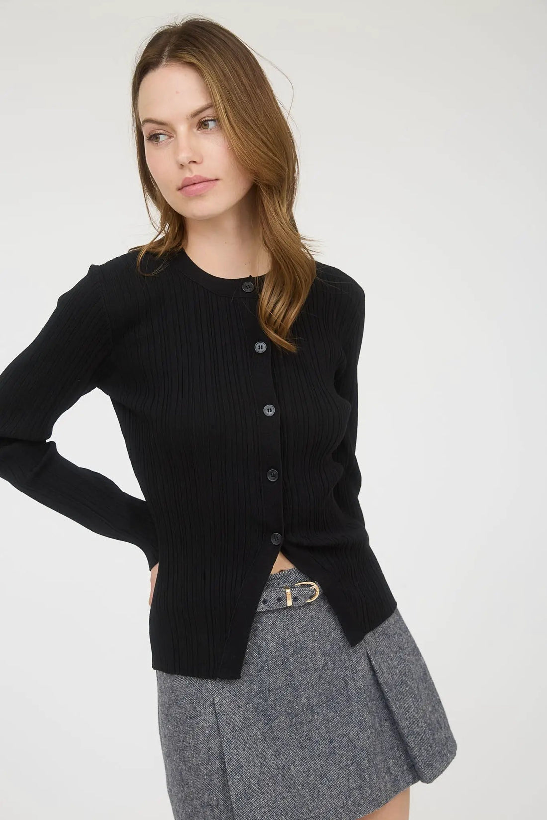 Falda Mini Plisada de Cintura Alta con Cinturón Gris by Blu Pepper