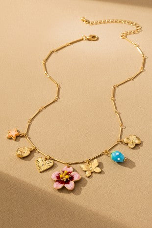 Collar con dije de prado floreciente floral