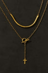 Collar de dos capas con barra curva y cruz
