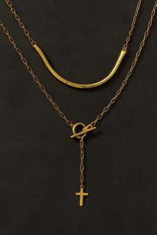 Collar de dos capas con barra curva y cruz