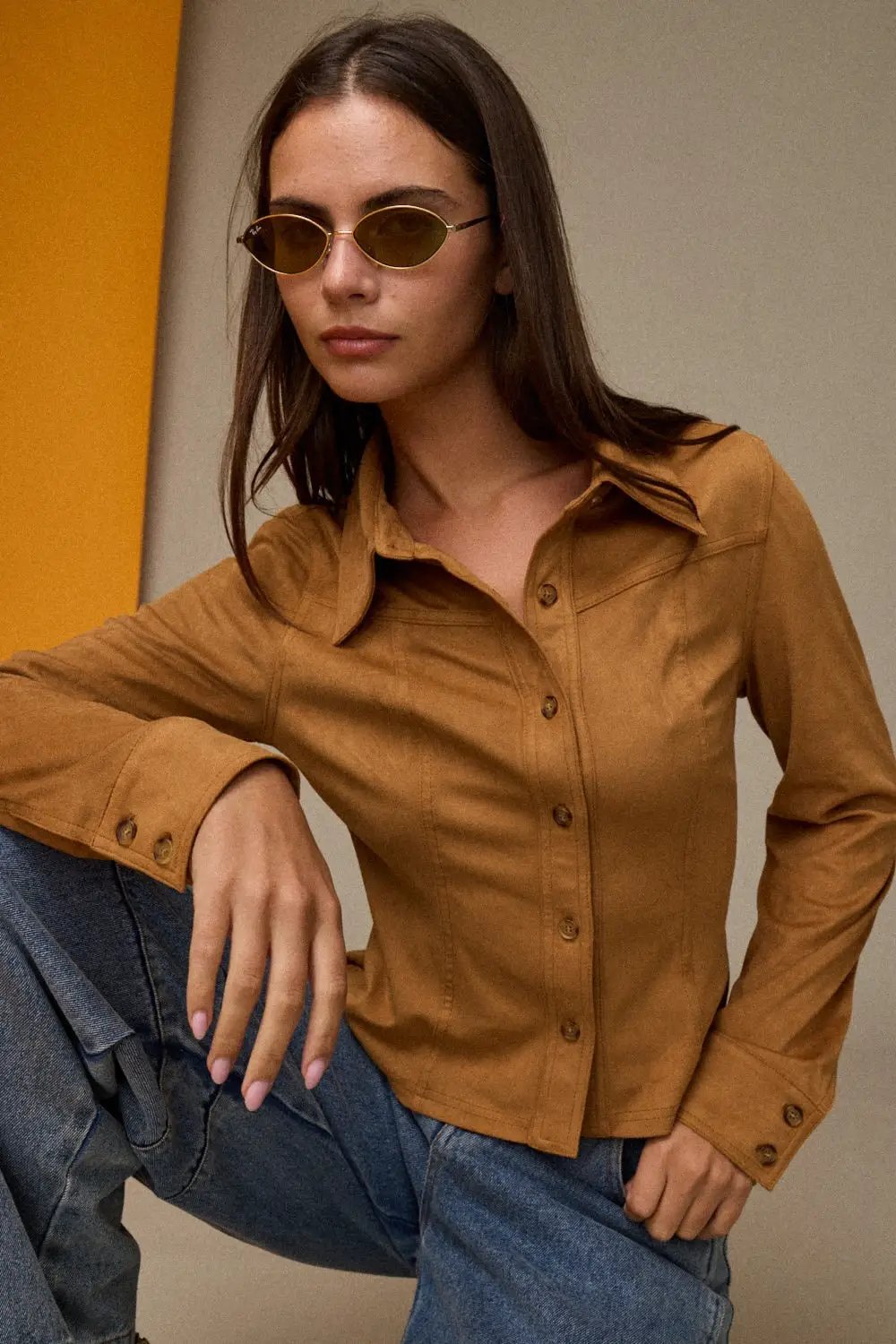 Blusa Camel Cafe de Botones para Mujer tipo Suede Ante - Fit Entallado y Elegante by Papermoon