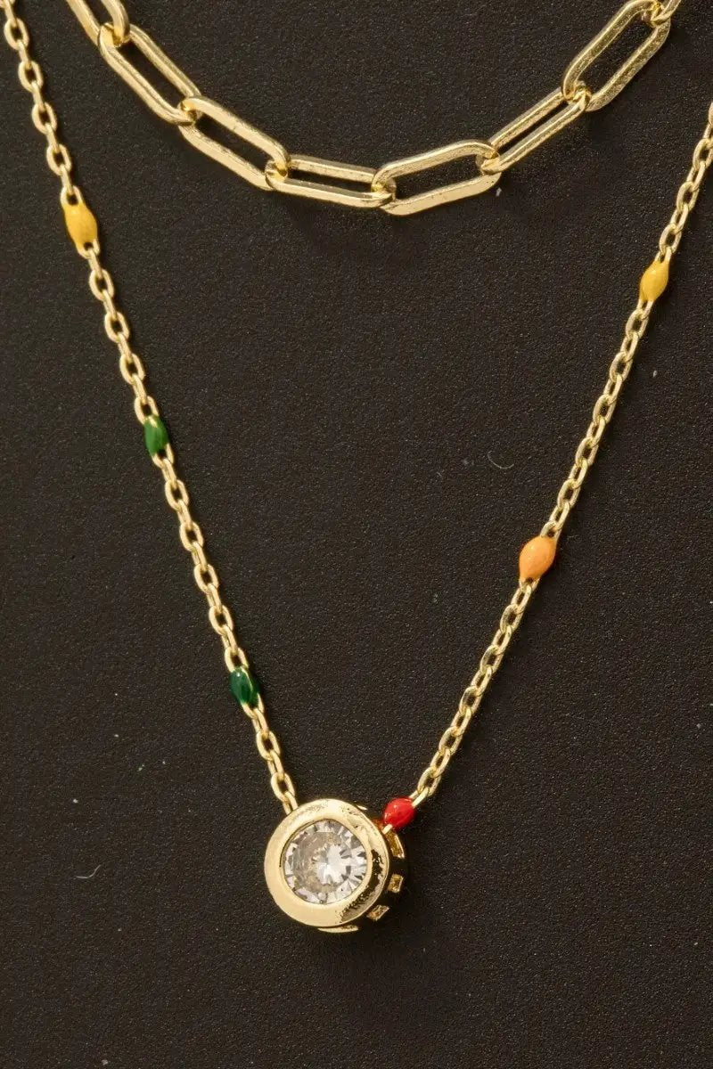 Collar en Capas con Dije de Esmalte y Circonita Bañado en Oro by Fame Accessories