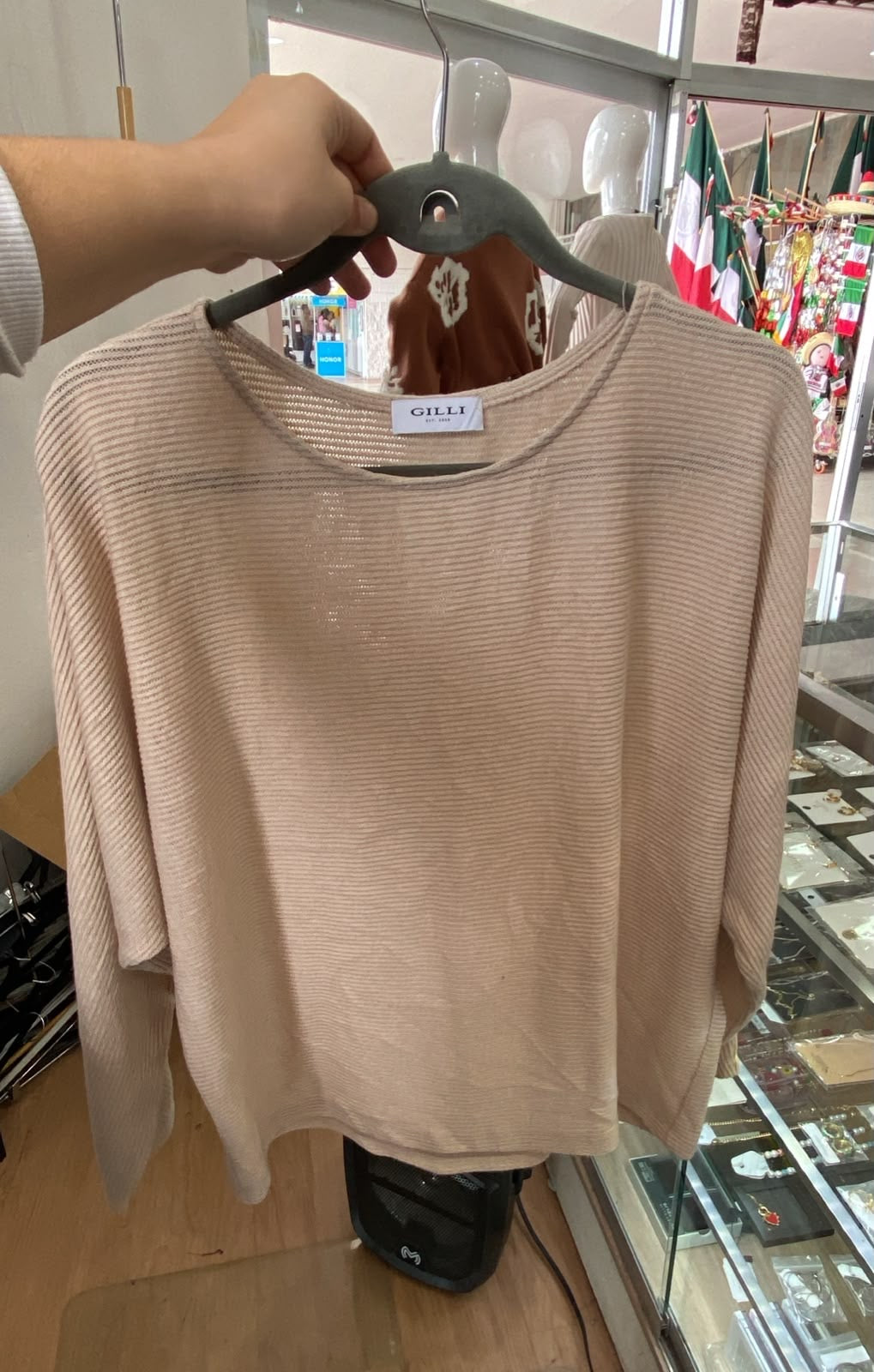 Suéter de Punto Beige con Textura Acanalada - Estilo Boutique