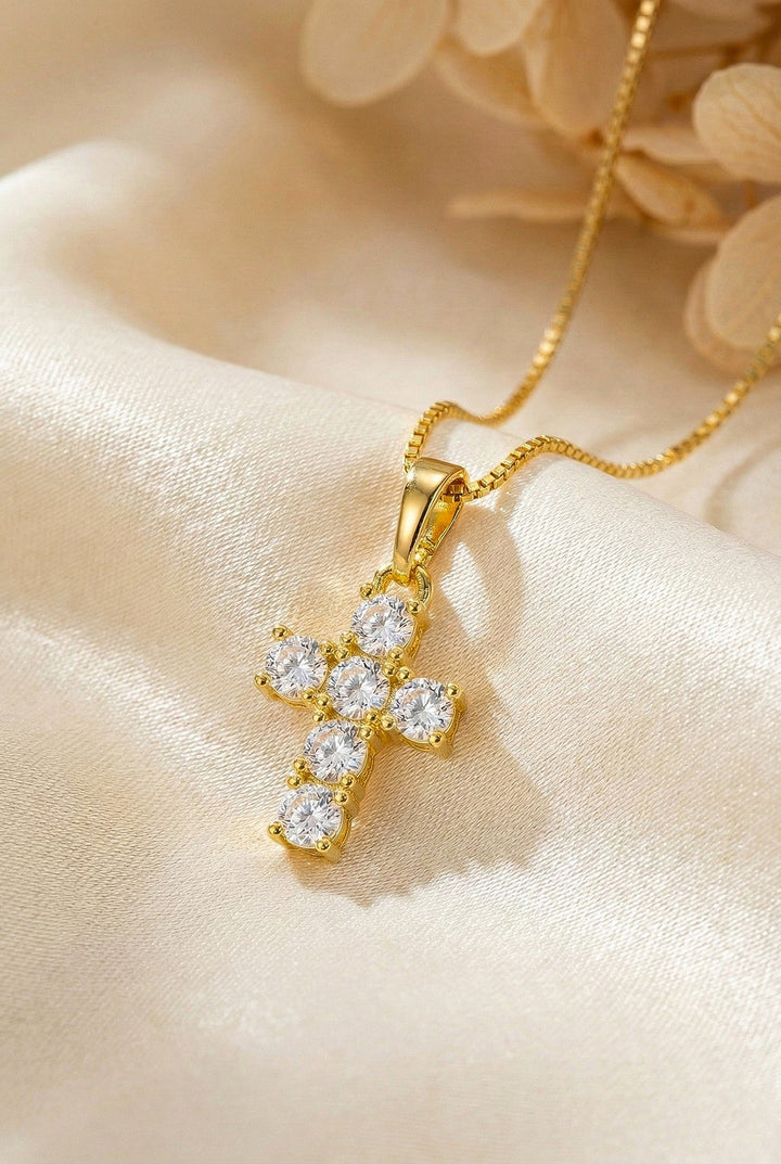 Collar Cruz de Cristal Brillante | Joyería Artesanal Elegante