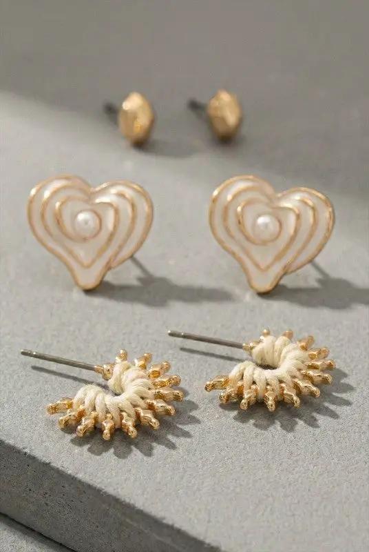 Set de 3 Pares de Aretes de Botón Dorados | Corazón Esmaltado, Espiral Boho y Orgánico Minimalista by LA3accessories
