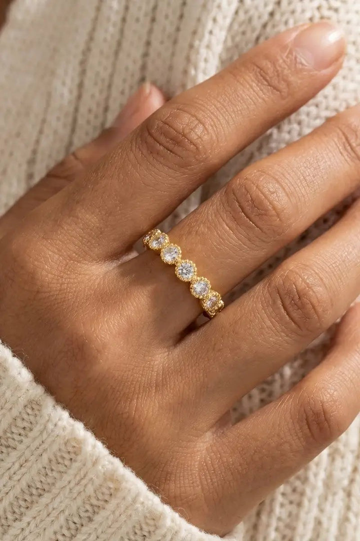 Anillo Ajustable de Plata Bañado en Oro con Circonitas Pave by Fame Accessories