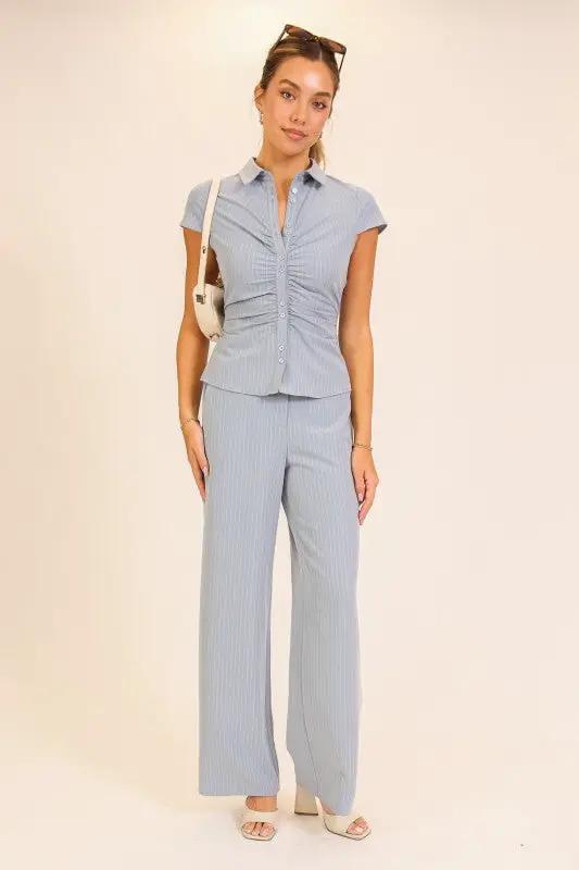 Pantalón Wide Leg de Pinstripe con Tiro Alto y Cintura Elástica | Azul con Rayas Verticales | Corte Sastre by TIMING