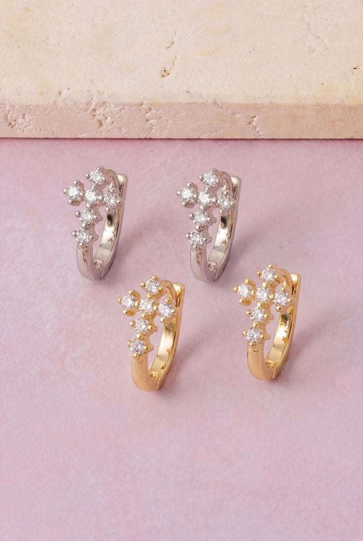 Arracadas Huggie de Doble Fila con Cristales Bañadas en Oro by Fame Accessories