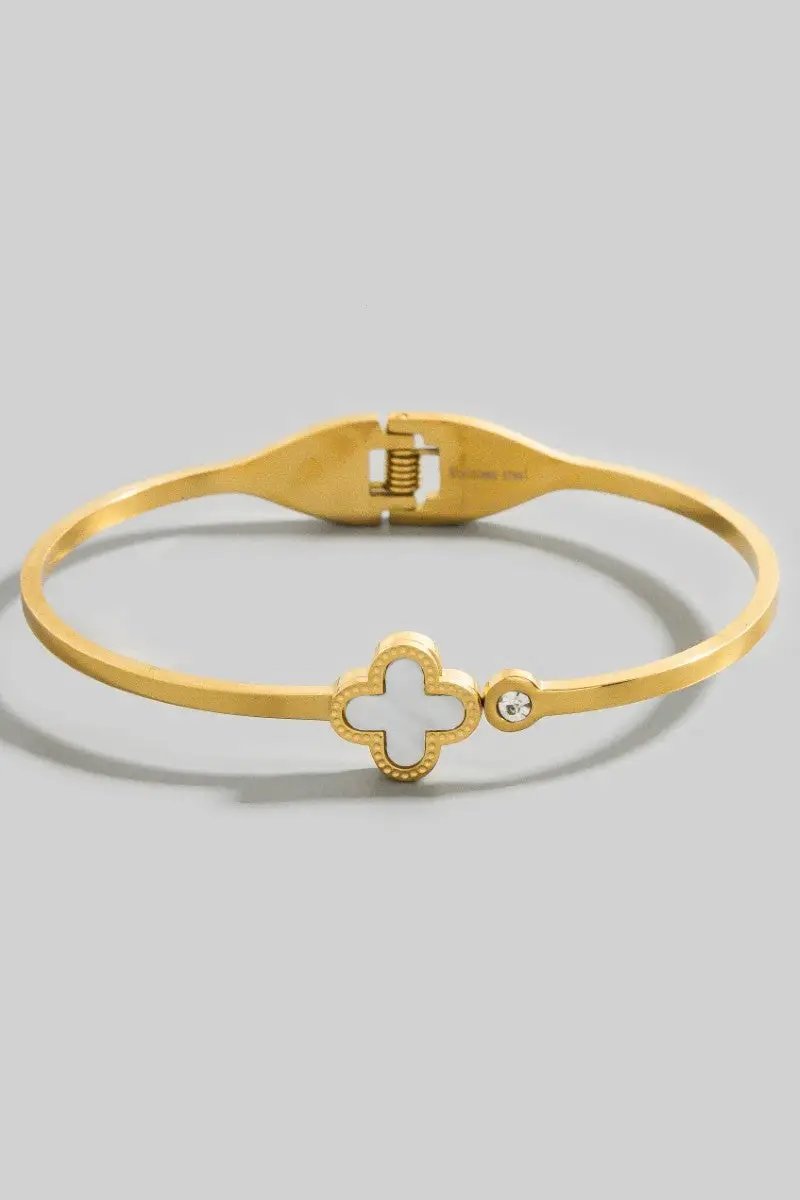 Brazalete Abierto de Acero Inoxidable con Trébol by Fame Accessories