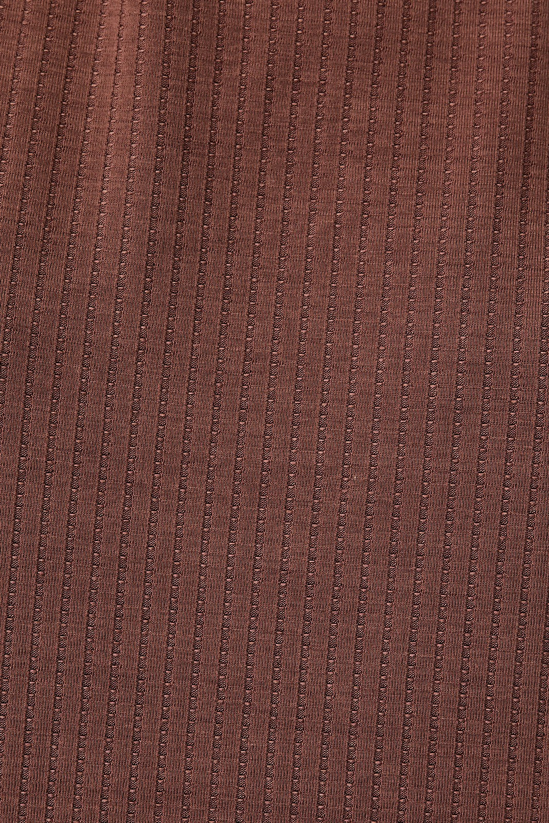Blusa de Punto Acanalada Color Marrón con Cuello Alto y Manga Corta – Suave y Elástica