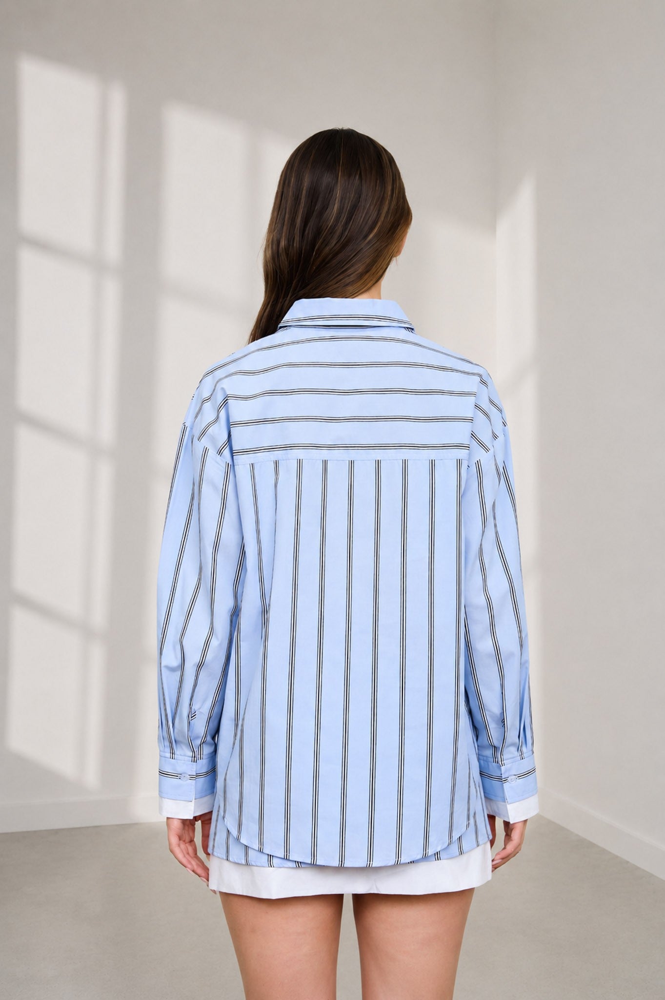 Camisa de Rayas Verticales con Puños en Contraste - Estilo Boutique
