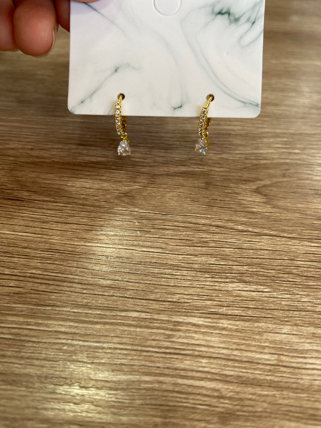 Aretes con gota de brillo