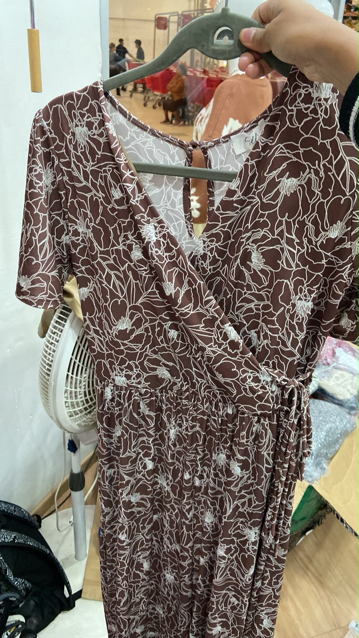 Vestido cruzado Café manga corta