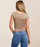 Blusa Taupe Cuello Barco con Fruncido en la Cintura
