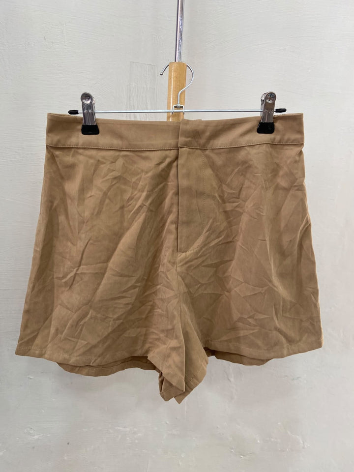 Shorts Beige de Tiro Alto: Estilo Relajado y Elegante
