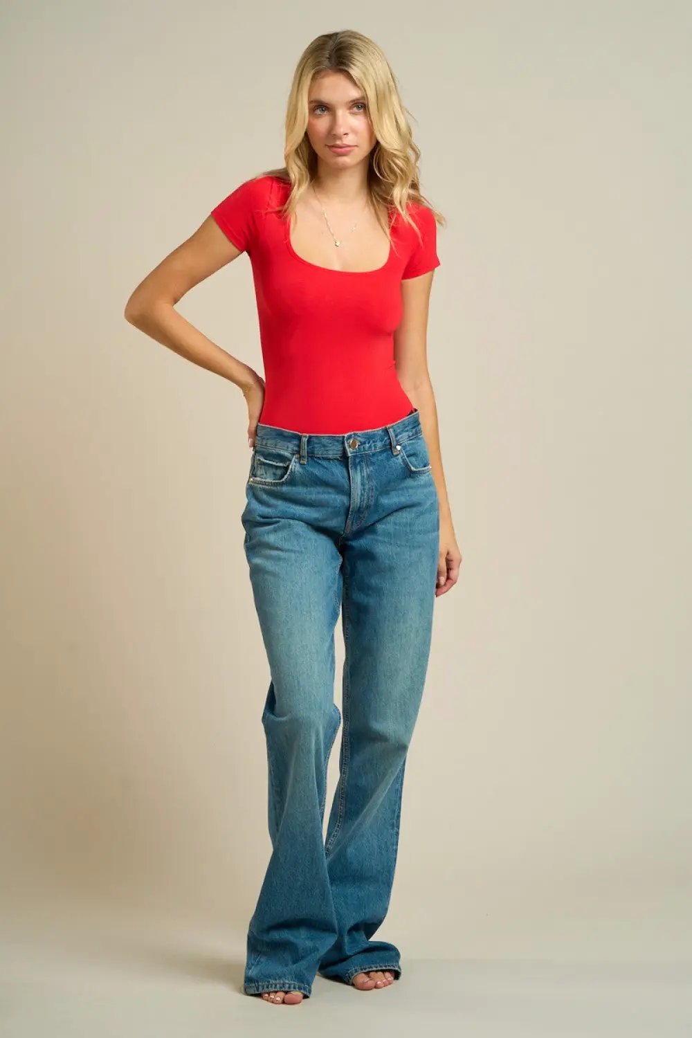 ANWND Body rojo de manga corta con escote cuadrado - Body