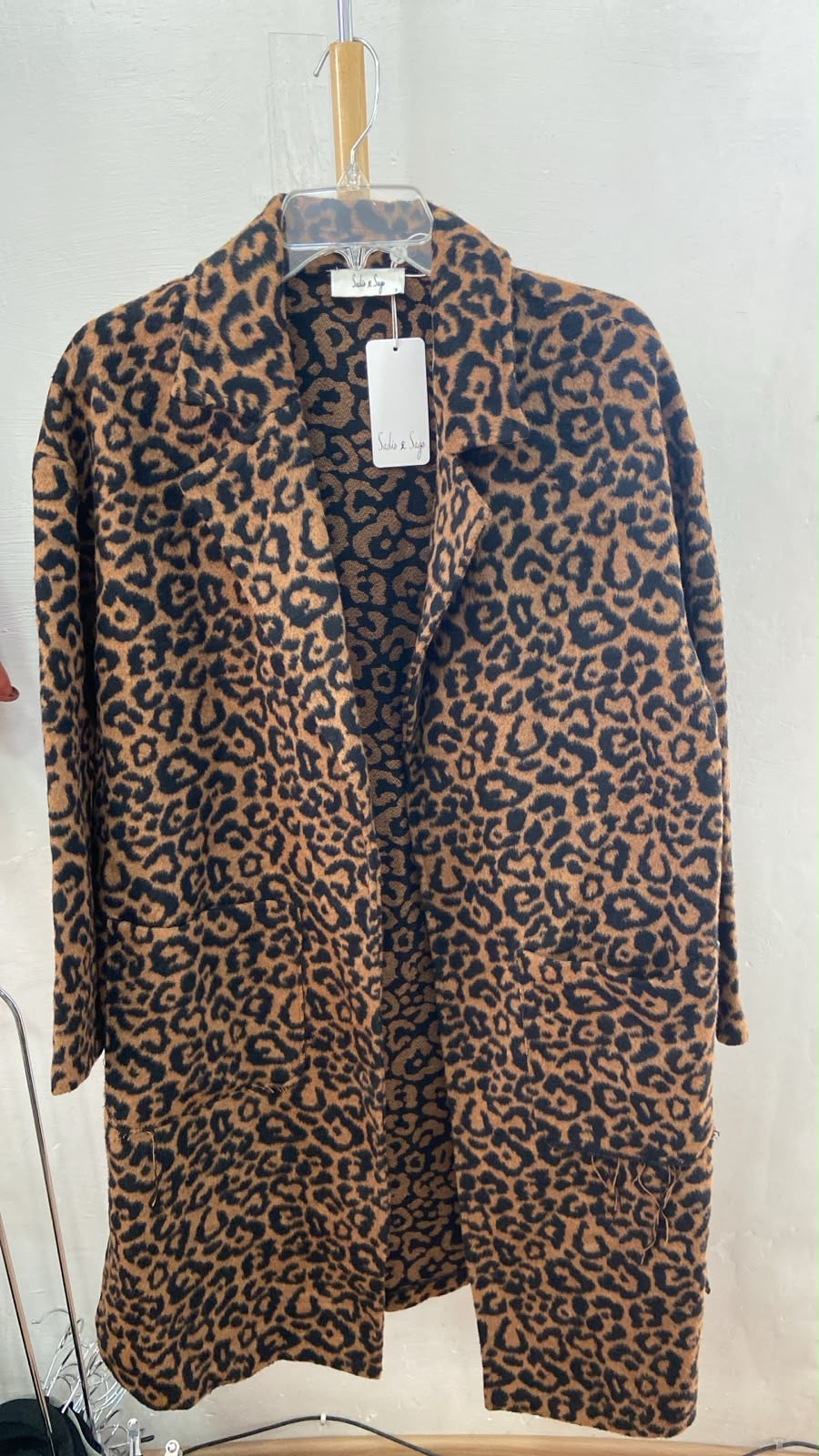 Chaqueta Boutique Estampado Animal Print Marrón con Bolsillos