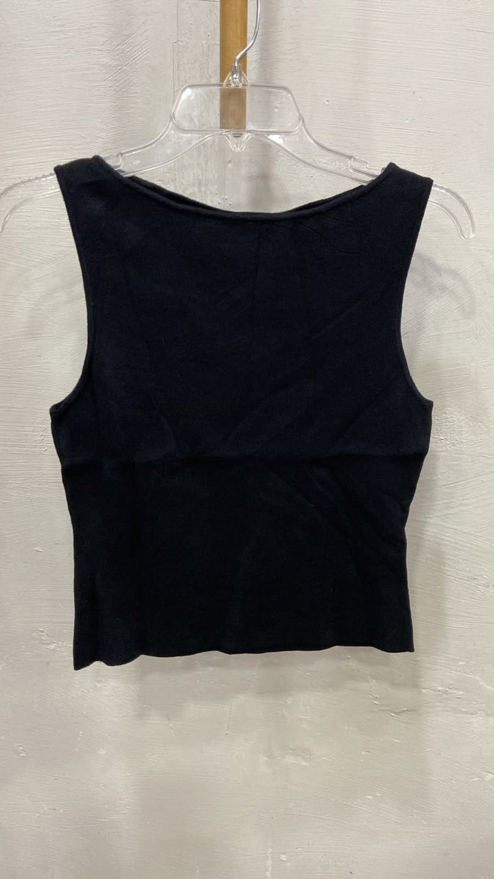 Black Sleeveless Cropped Top with Fitted Design