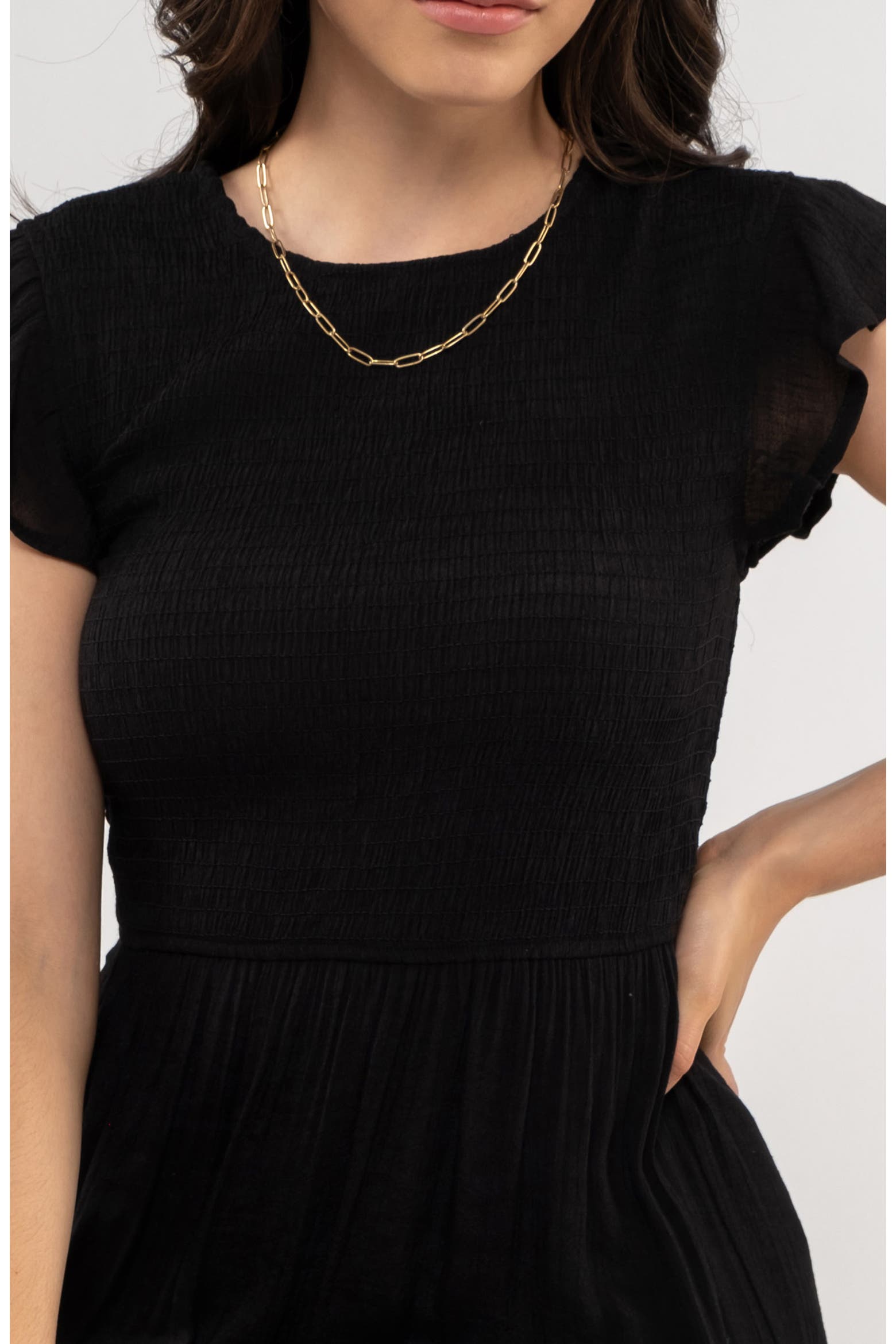 Vestido Midi Negro Mujer Con Mangas Cortas Y Volantes Cuerpo Smocked Escote Redondo Falda Escalonada