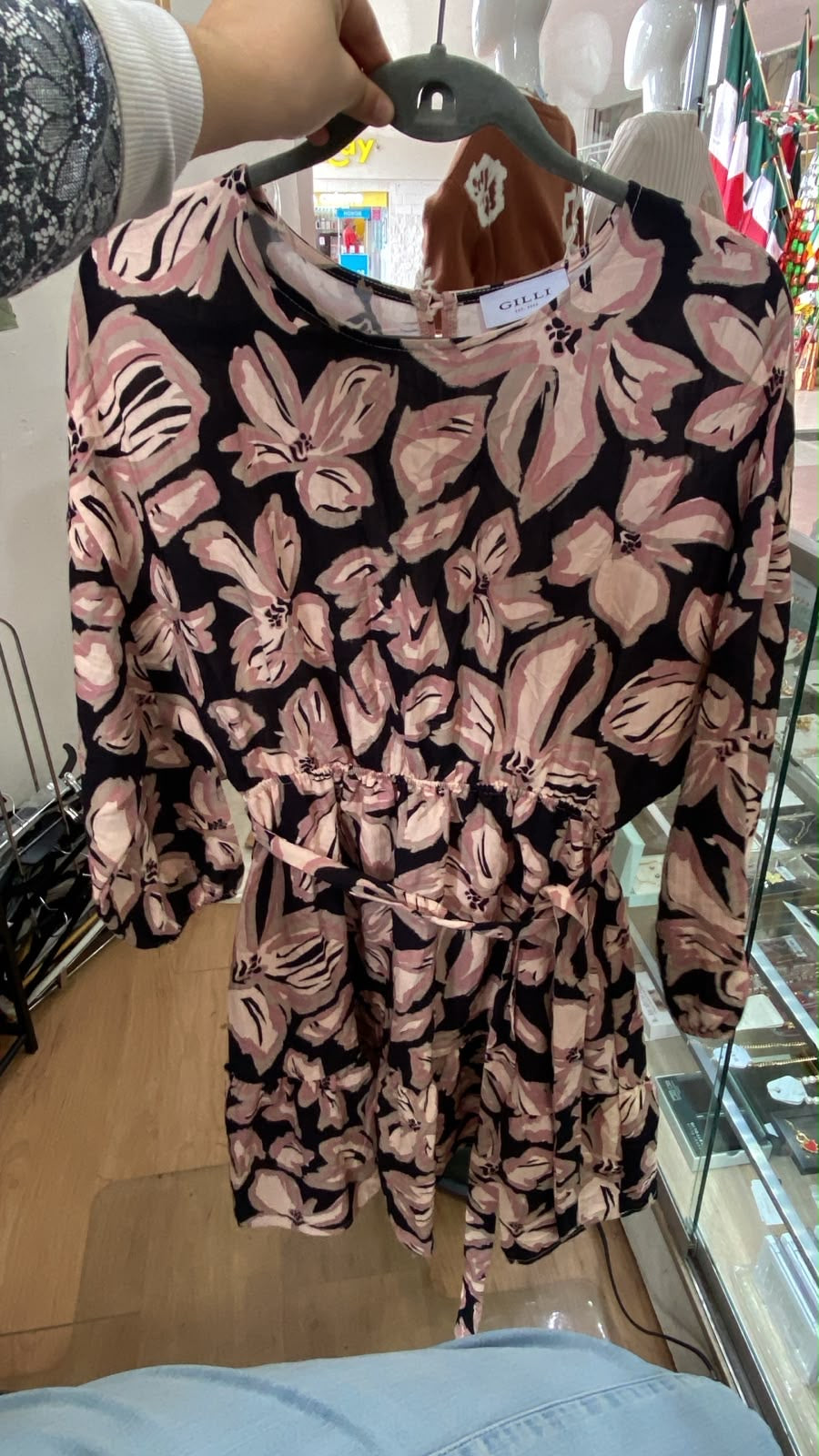 Vestido Floral de Manga Corta con Cinturón - Estilo Boutique