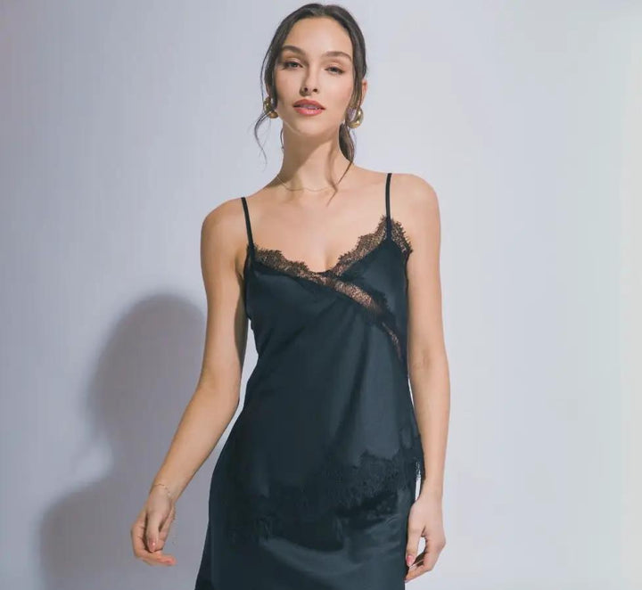 Blusa Encaje Negra by Yanet Collective