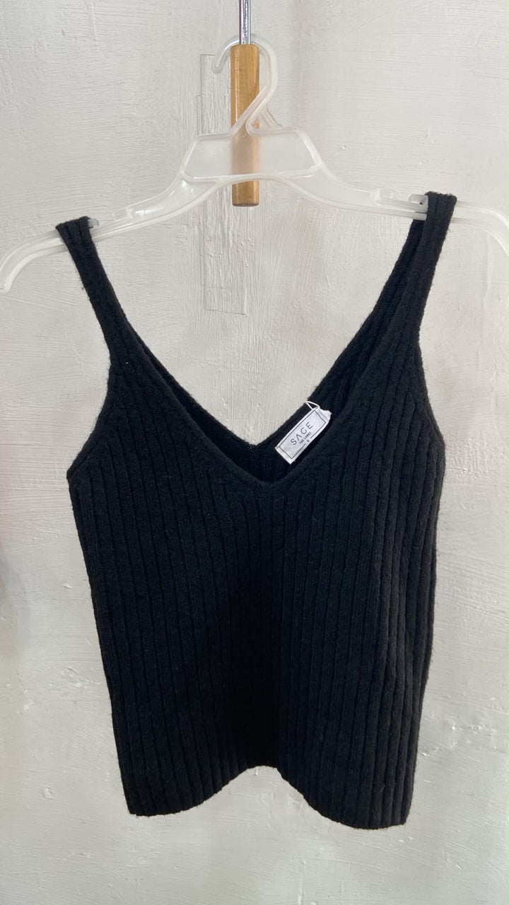 Top de Punto Acanalado Negro con Escote en V - Estilo Boutique