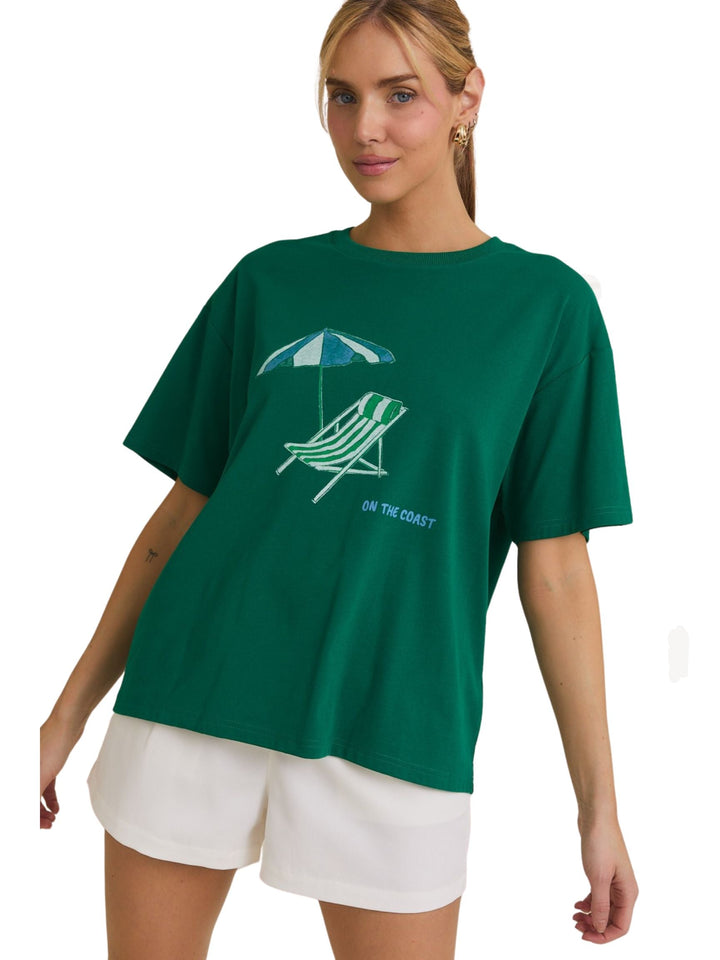 Camiseta Verde de Manga Corta con Diseño Playero - Estilo Boutique