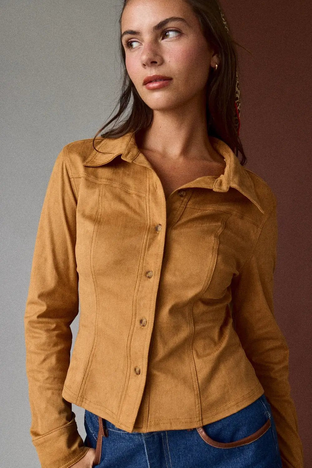 Blusa Camel Cafe de Botones para Mujer tipo Suede Ante - Fit Entallado y Elegante by Papermoon
