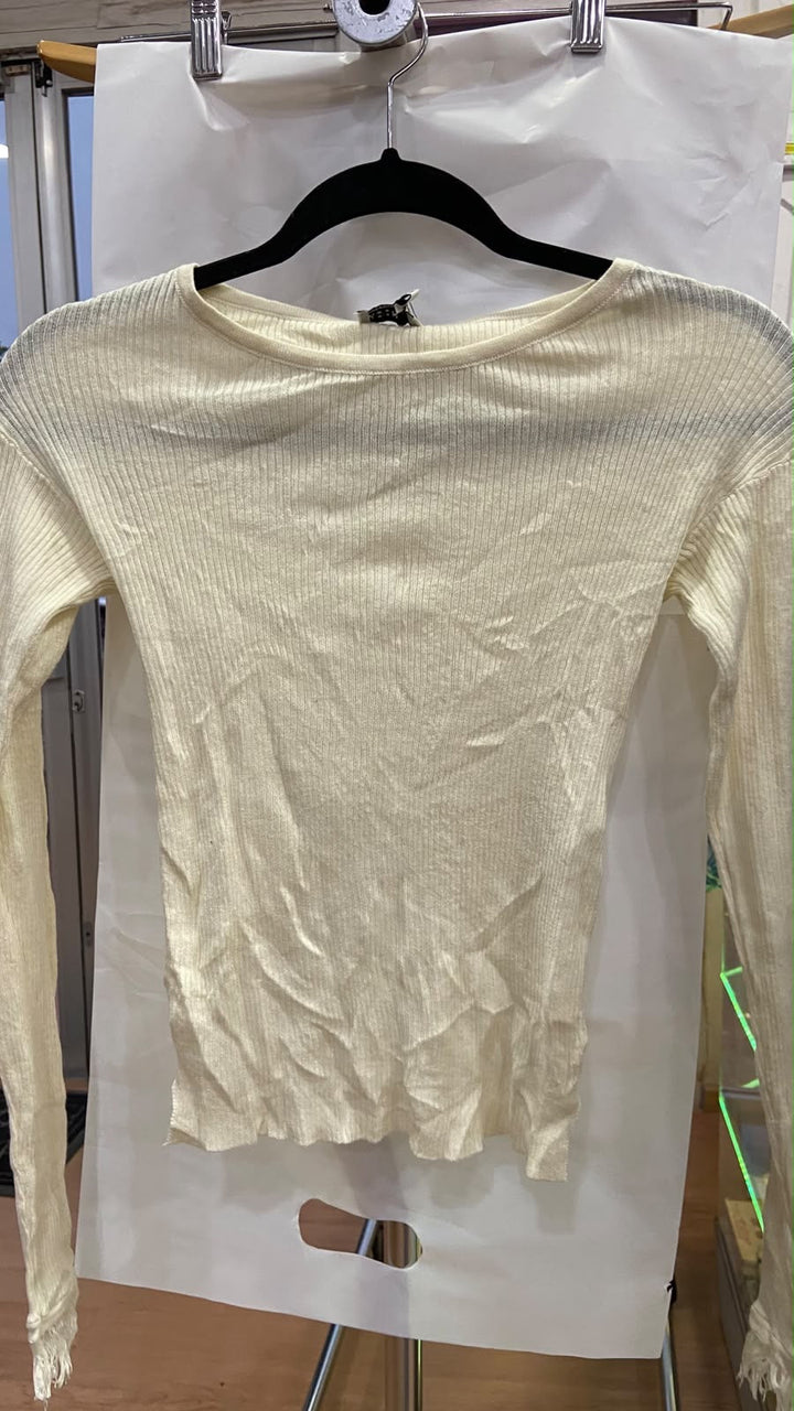 Top de Canalé Crema con Manga Larga y Dobladillo Deshilachado