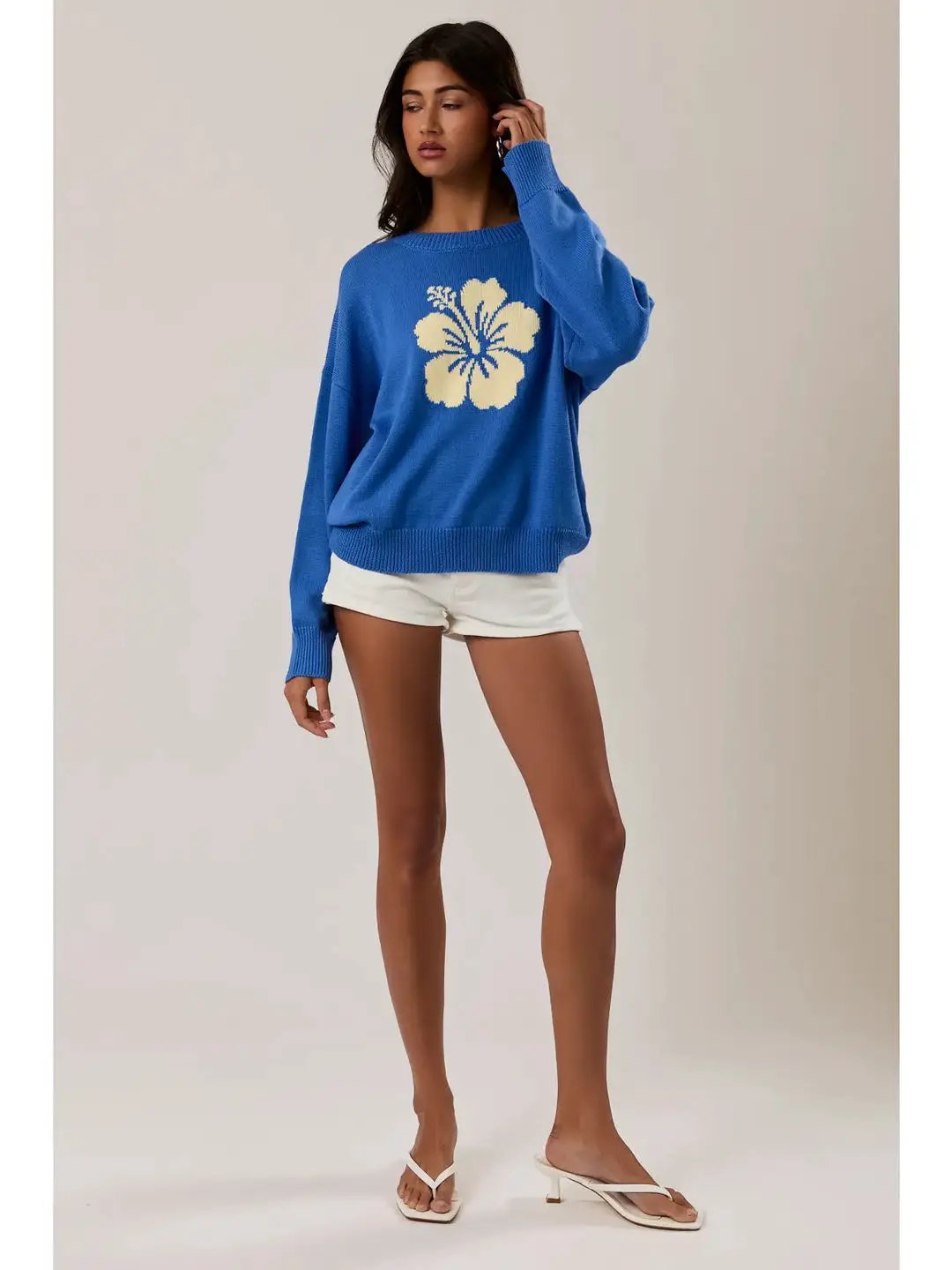 Yanet Collective Suéter Azul con Flor Tropical | Look Chic y Casual para Mujer - Sweaters